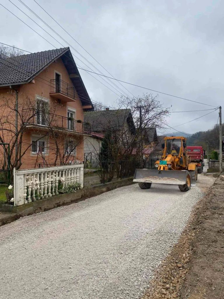 Pripreme za asfaltiranje Žabljeg naselja – sledi rekonstrukcija više ulica u Krupnju