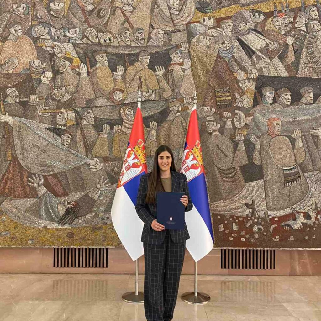 Подршка најстаријима: нова средства за услугу помоћи у кући у Крупњу